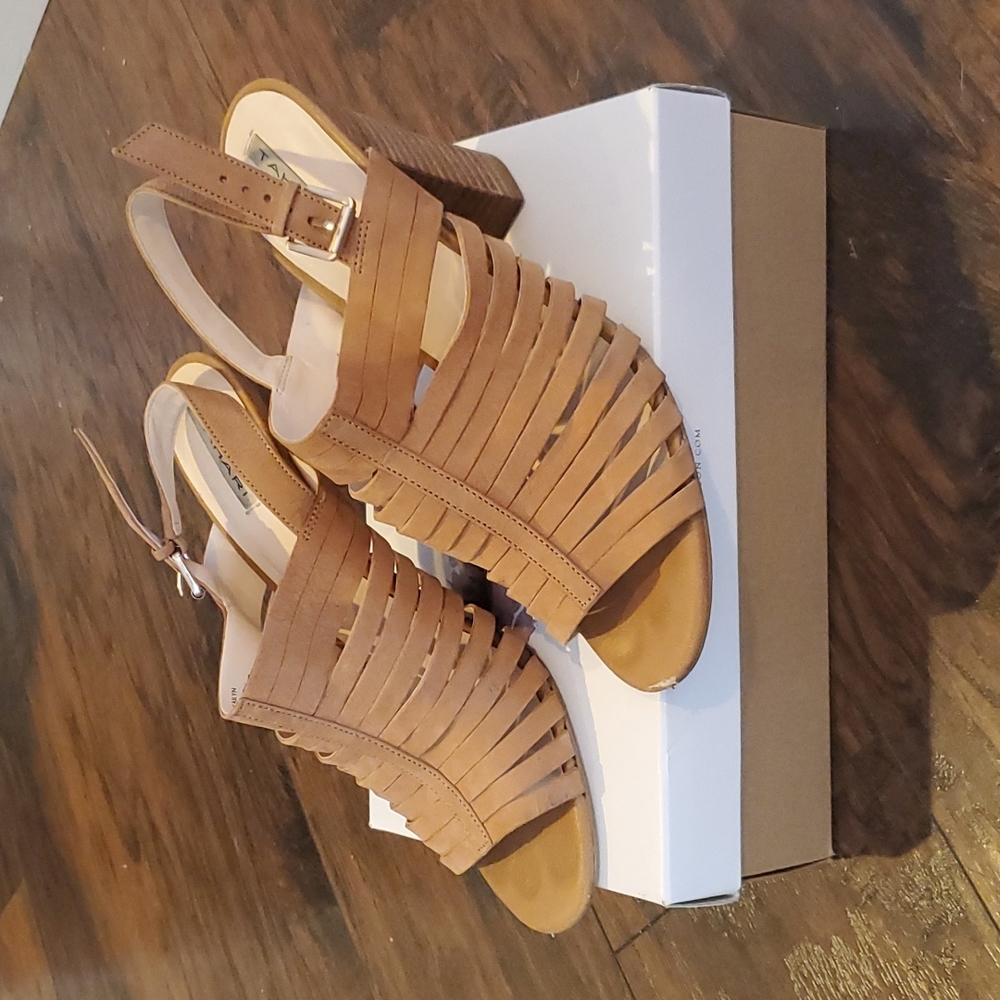 Tahari Sandal. Tan / Neutral Color